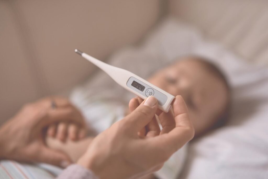 Thermometer bij baby om temperatuur te meten